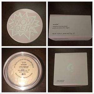 Glossier “Wowder” Setting Powder, BRAND NEW